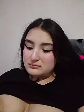 zoe moon   online show from March 15, 2026, 3:07 pm