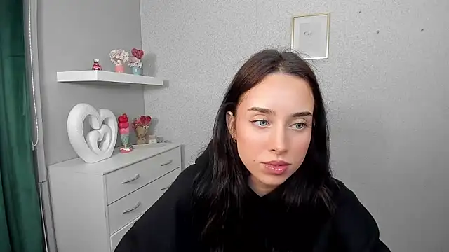 AdeleSolo online show from March 24, 2026, 6:29 am