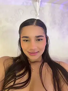 AlessiaVallmont online show from July 23, 2026, 8:18 pm