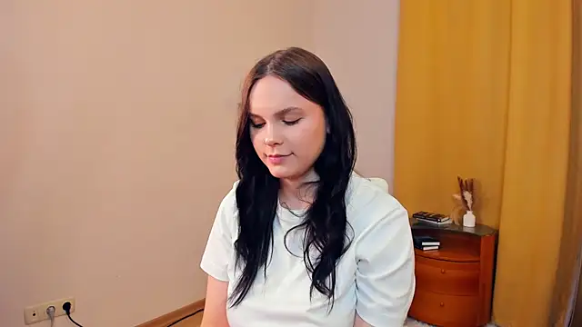 LeilaErcolani online show from March 1, 2026, 7:16 pm