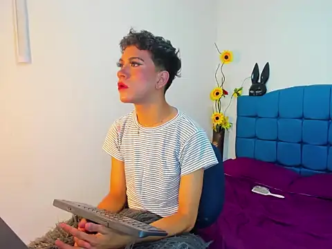 Ailanys Miller online show from March 10, 2026, 1:27 pm