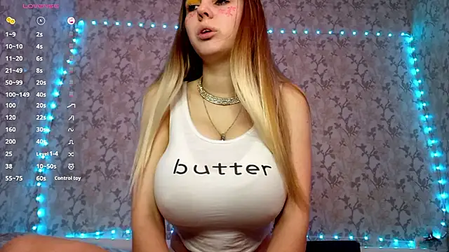 Snapshot of VictoriaDeese chatting on March 31, 2026, 3:19 am VictoriaDeese online show from March 31, 2026, 3:19 am