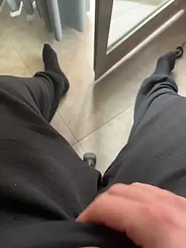 Snapshot of D4n13l47 chatting on March 3, 2026, 1:39 pm D4n13l47 online show from March 3, 2026, 1:39 pm