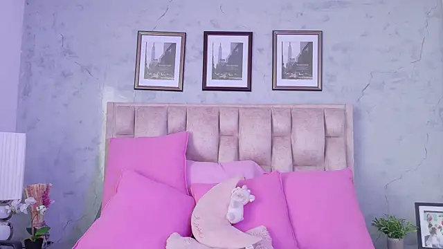 Snapshot of IsabellaRossi chatting on May 12, 2026, 5:54 pm IsabellaRossi online show from May 12, 2026, 5:54 pm