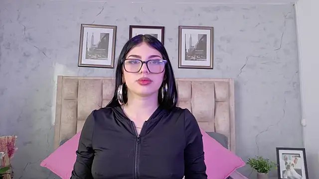 Snapshot of IsabellaRossi chatting on May 19, 2026, 6:36 pm IsabellaRossi online show from May 19, 2026, 6:36 pm
