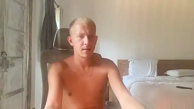 Snapshot of Anton_blond chatting on February 18, 2026, 5:36 am Anton blond online show from February 18, 2026, 5:36 am