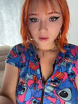 Snapshot of alysson_As chatting on July 27, 2026, 7:32 pm alysson As online show from July 27, 2026, 7:32 pm