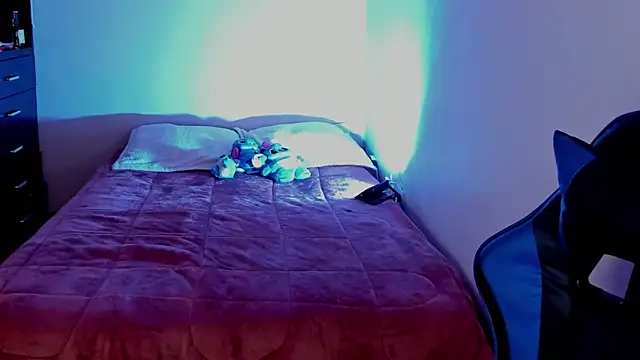 saradiazxxx online show from April 26, 2026, 2:37 pm