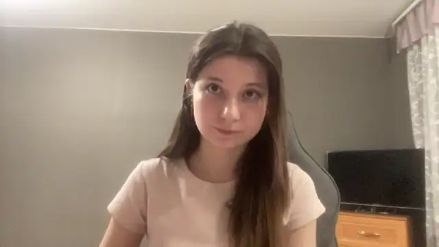 LunnaBliss online show from March 10, 2026, 5:18 pm