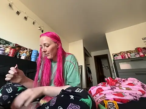 Snapshot of pinkhairfun16 chatting on March 4, 2026, 3:40 pm pinkhairfun16 online show from March 4, 2026, 3:40 pm