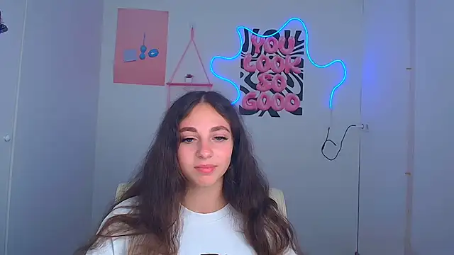 KissMeJulia online show from July 10, 2026, 11:24 am