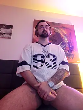 Snapshot of LargeLith chatting on February 28, 2026, 9:49 pm LargeLith online show from February 28, 2026, 9:49 pm