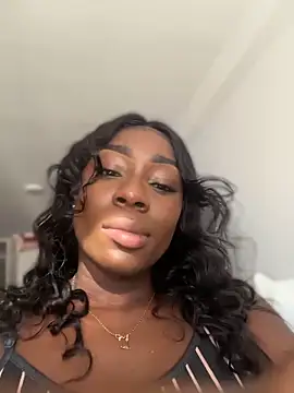 ZarahFerreira online show from April 12, 2026, 10:04 pm