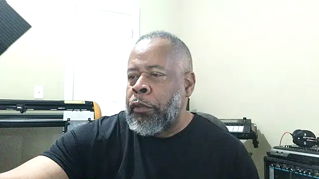 Cleozevo1961 online show from March 14, 2026, 4:34 pm