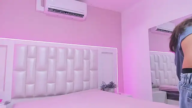 Liia Collins online show from April 10, 2026, 5:17 pm