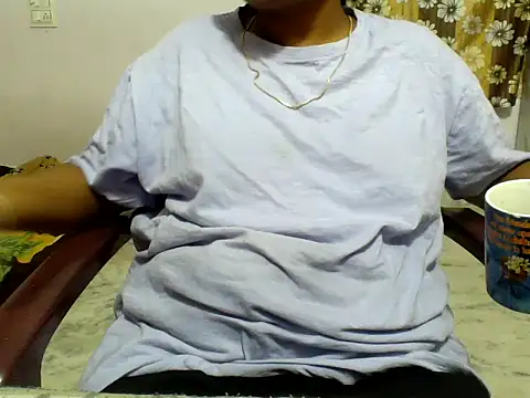 Snapshot of Angel_honeybear_143 chatting on March 4, 2026, 9:43 pm Angel honeybear 143 online show from March 4, 2026, 9:43 pm