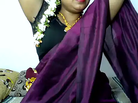Snapshot of Angel_honeybear_143 chatting on June 6, 2026, 4:33 pm Angel honeybear 143 online show from June 6, 2026, 4:33 pm