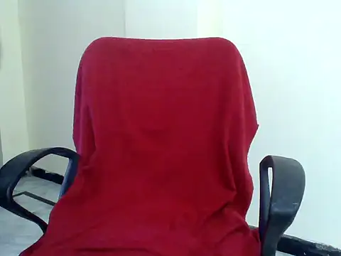 Snapshot of Angel_honeybear_143 chatting on June 19, 2026, 6:18 am Angel honeybear 143 online show from June 19, 2026, 6:18 am