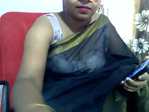 Snapshot of Angel_honeybear_143 chatting on June 24, 2026, 9:52 am Angel honeybear 143 online show from June 24, 2026, 9:52 am