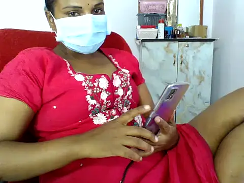 Snapshot of Angel_honeybear_143 chatting on July 9, 2026, 8:07 am Angel honeybear 143 online show from July 9, 2026, 8:07 am