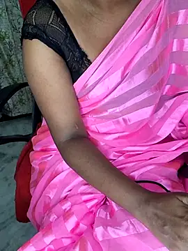 Snapshot of Angel_honeybear_143 chatting on July 10, 2026, 9:39 pm Angel honeybear 143 online show from July 10, 2026, 9:39 pm