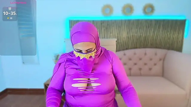 Snapshot of Nadia_Privee chatting on February 26, 2026, 6:07 pm Nadia Privee online show from February 26, 2026, 6:07 pm