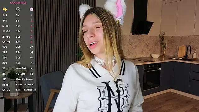 Snapshot of SuAvison chatting on March 23, 2026, 11:14 am SuAvison online show from March 23, 2026, 11:14 am