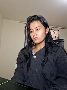 Miiia a online show from March 11, 2026, 4:35 pm