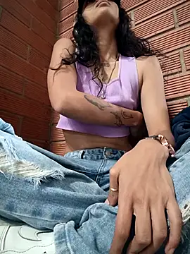 girl University online show from February 19, 2026, 4:47 pm