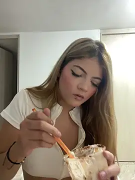 Snapshot of meggan___ chatting on February 26, 2026, 7:40 am meggan online show from February 26, 2026, 7:40 am