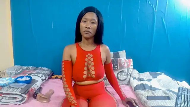 QueenYc online show from April 7, 2026, 7:20 am