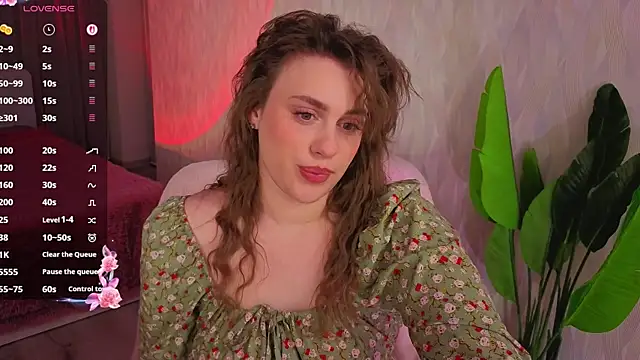 Milana Monroe online show from April 3, 2026, 8:29 pm