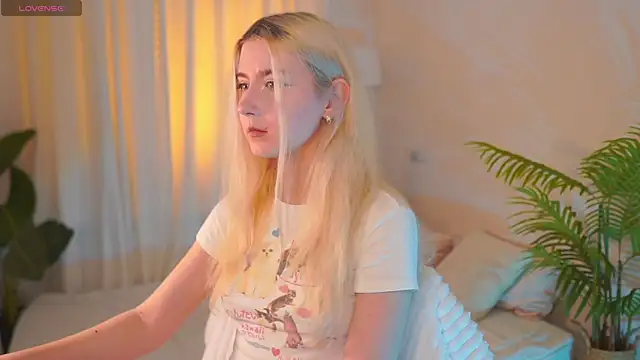 Snapshot of Aiko_Takana chatting on February 20, 2026, 12:49 pm Aiko Takana online show from February 20, 2026, 12:49 pm