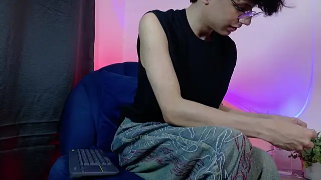 Snapshot of lui_x_dust chatting on May 16, 2026, 3:25 am lui x dust online show from May 16, 2026, 3:25 am