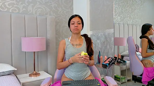 Emily  Stef online show from May 17, 2026, 4:03 pm