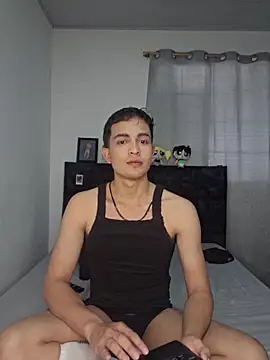 Snapshot of NewYoungHot chatting on February 24, 2026, 8:40 pm NewYoungHot online show from February 24, 2026, 8:40 pm