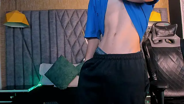 LeoFeniix online show from February 25, 2026, 3:38 am