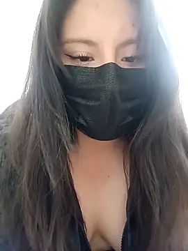 Rosyshadow online show from May 8, 2026, 8:47 pm