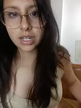 Rosyshadow online show from May 19, 2026, 11:55 pm