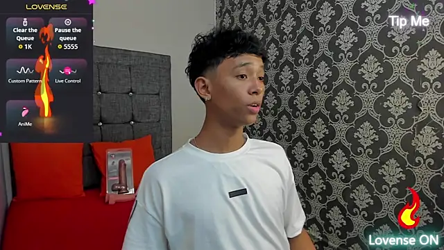 Snapshot of Little_Twink19x chatting on June 2, 2026, 8:55 pm Little Twink19x online show from June 2, 2026, 8:55 pm