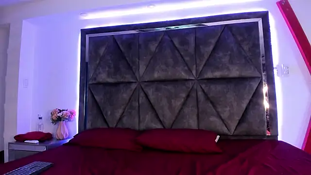 Snapshot of Miia_Grey_ chatting on February 26, 2026, 12:48 pm Miia Grey online show from February 26, 2026, 12:48 pm