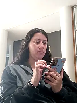 LunaDamasco online show from April 7, 2026, 7:03 pm