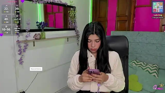 Aysha winxs online show from April 3, 2026, 3:15 am