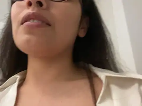 Snapshot of ForeverLola2026 chatting on May 30, 2026, 5:26 am ForeverLola2026 online show from May 30, 2026, 5:26 am