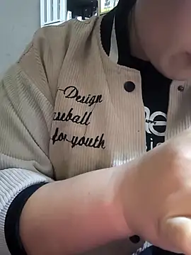 Snapshot of MayEva_ly chatting on February 20, 2026, 2:19 am MayEva ly online show from February 20, 2026, 2:19 am