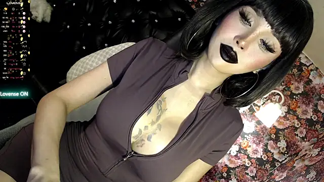 Snapshot of goddesspakshit chatting on June 3, 2026, 12:02 am goddesspakshit online show from June 3, 2026, 12:02 am