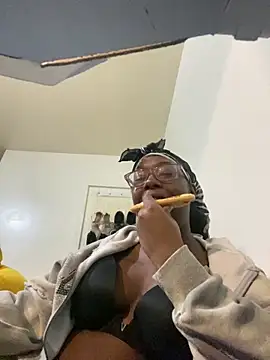 Sinfulwaterfalls online show from April 3, 2026, 12:30 am