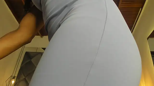 ebonyx40 online show from April 13, 2026, 11:16 am