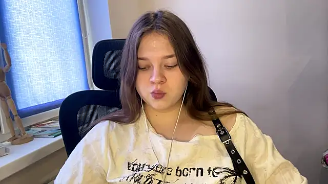 Snapshot of TomikoPfau chatting on March 5, 2026, 9:16 am TomikoPfau online show from March 5, 2026, 9:16 am