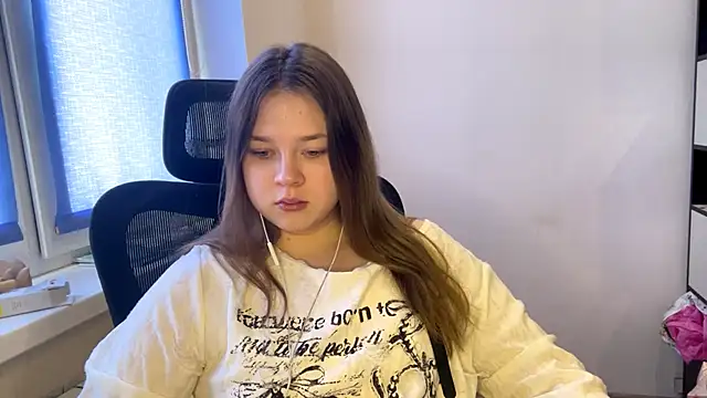 Snapshot of TomikoPfau chatting on March 9, 2026, 7:56 am TomikoPfau online show from March 9, 2026, 7:56 am